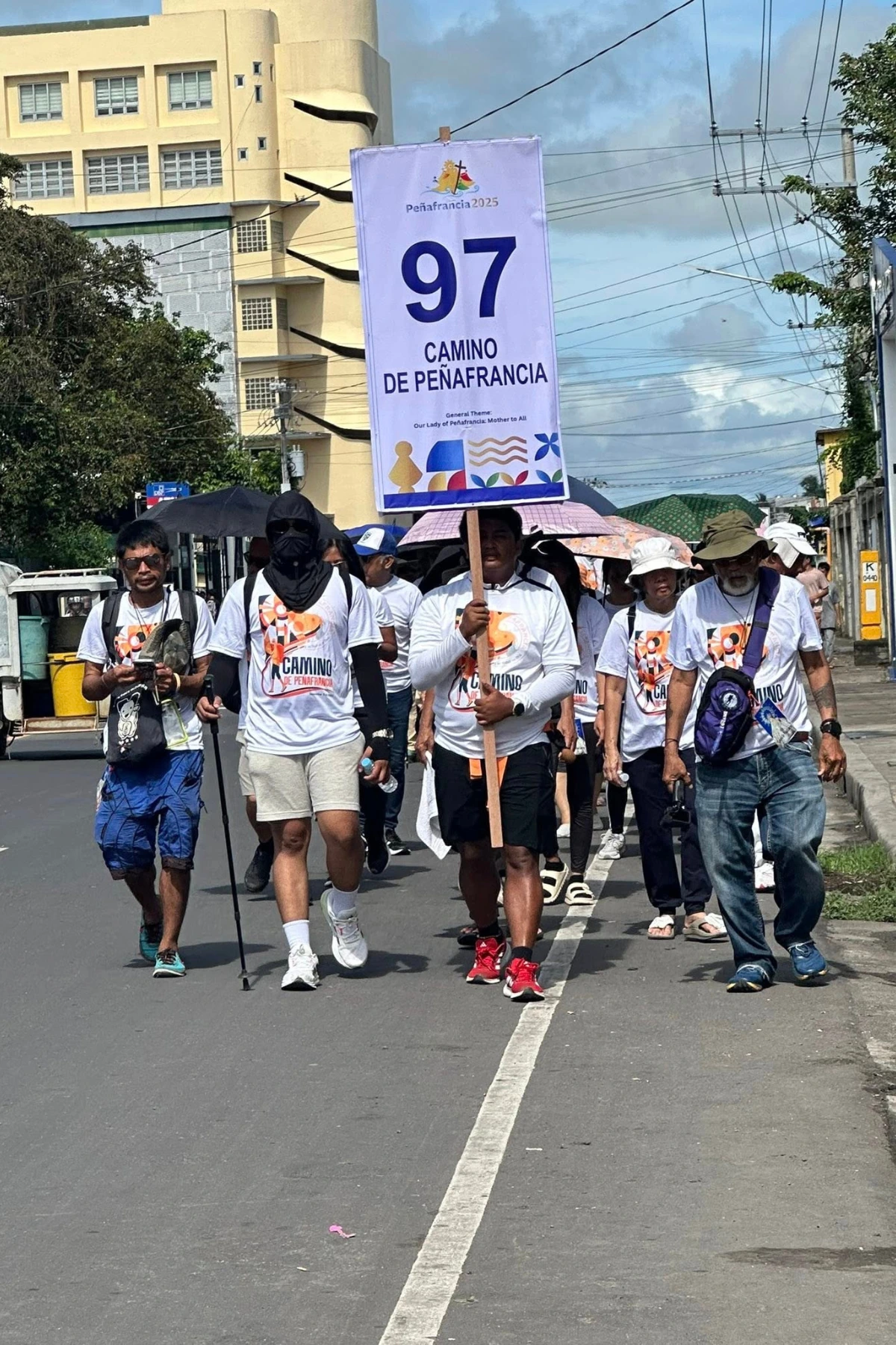 Pilgrims arriving in Bagumbayan, Naga City.